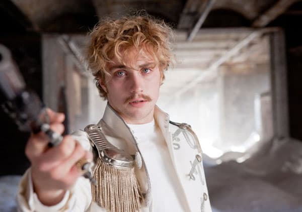 Aaron Johnson kao grof Vronski Aaron Johnson kao grof Vronski