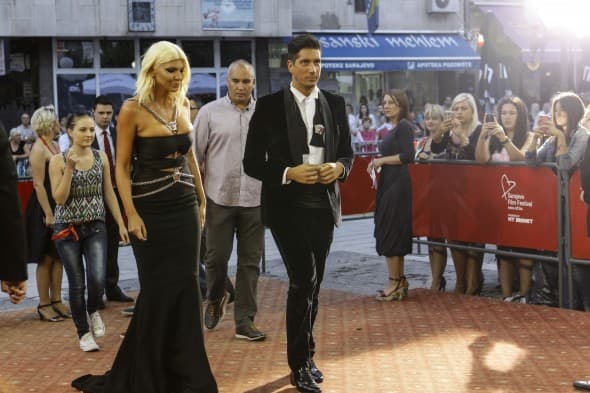 Versace haljina, specijalno za ovu priliku (foto: Anadolu)