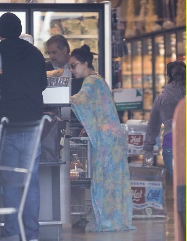 Lady Gaga kupuje namirnice ( foto: Just Jared )