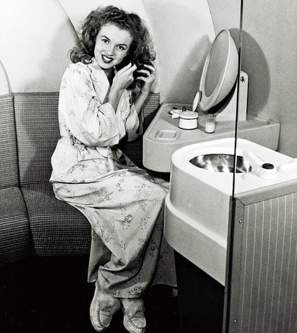 1945 (foto: Larry Kronquist)