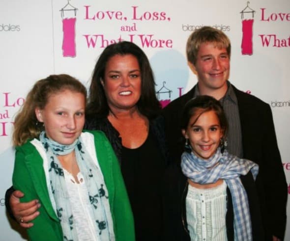 Chelsea sa majkom Rosie (foto: Broadwayworld)