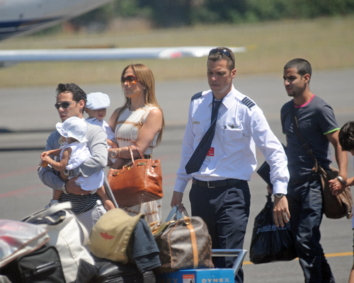 Dženifer Lopez sa suprugom i decom sletela u Rim