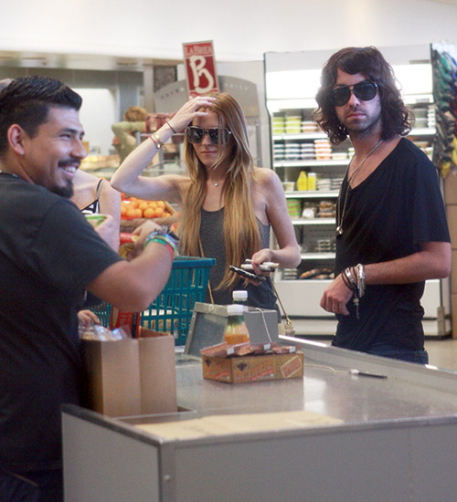 Linzi Lohan u supermarketu
