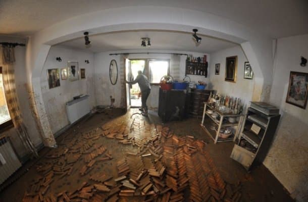 Objavila fotografije uništenog doma u Obrenovcu!