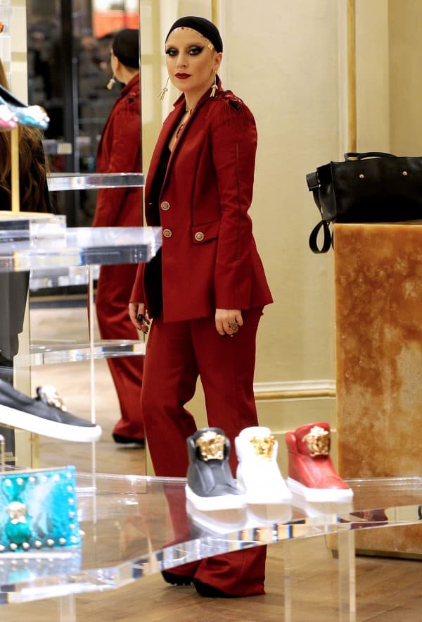 Lady Gaga & Allegra Versace Shopping In Milan