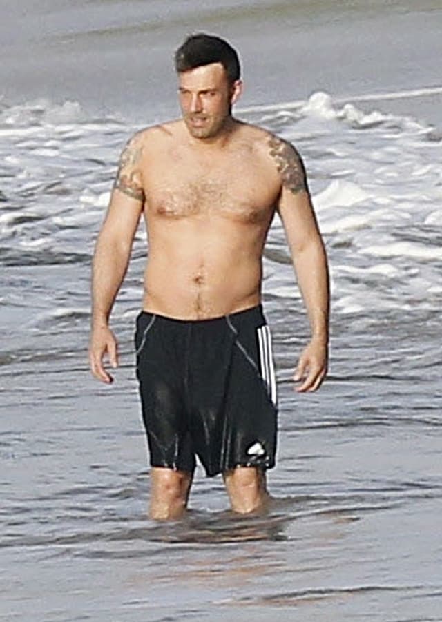 No Internet Use Without Prior Agreement: Exclusive...Ben Affleck and Jennifer Garner Hit the Beach in Puerto Rico