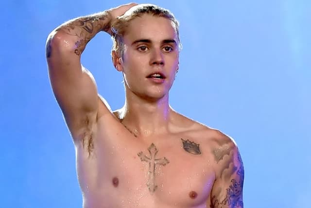 Justin Bieber Pokazao Novu Tetovazu Orla Na Stomaku Tracara