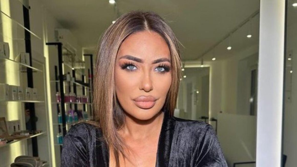 Maler na Maldivima: Ana Nikolić izgubila spot!