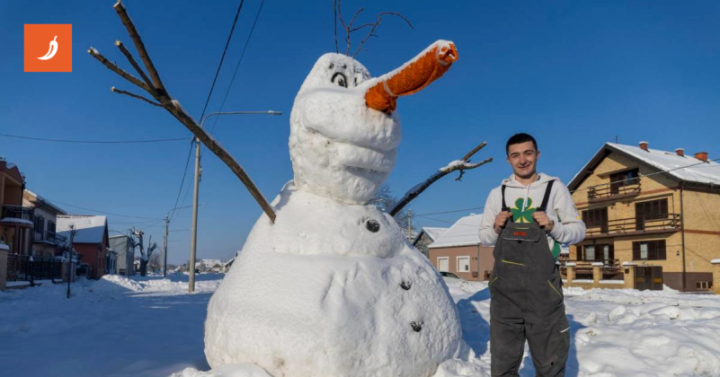 Vukašin u Bijelom Brdu napravio Olafa visokog tri metra: "Trebalo nam je 11 sati"